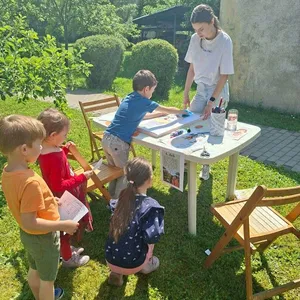 Biblická cesta farskou záhradou